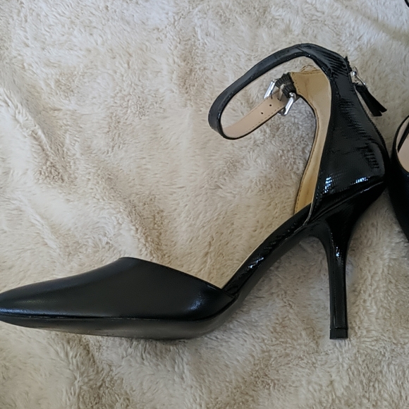 Nine West black heels - Picture 2 of 3